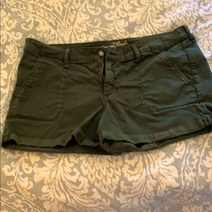High waisted stretch shorts